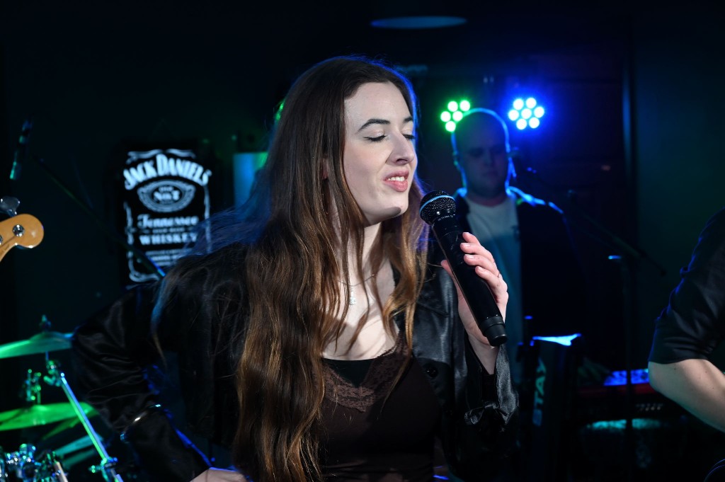 ../Images/10 jaar Ro's Barbershop 058.jpg